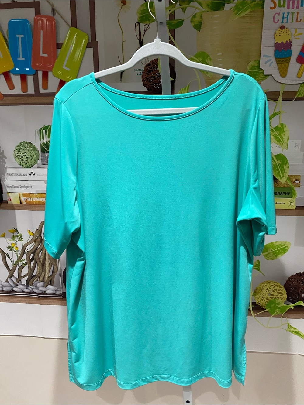 Susan Graver Teal Short-Sleeve Round Neck Top size 2 X. Ptp is 26